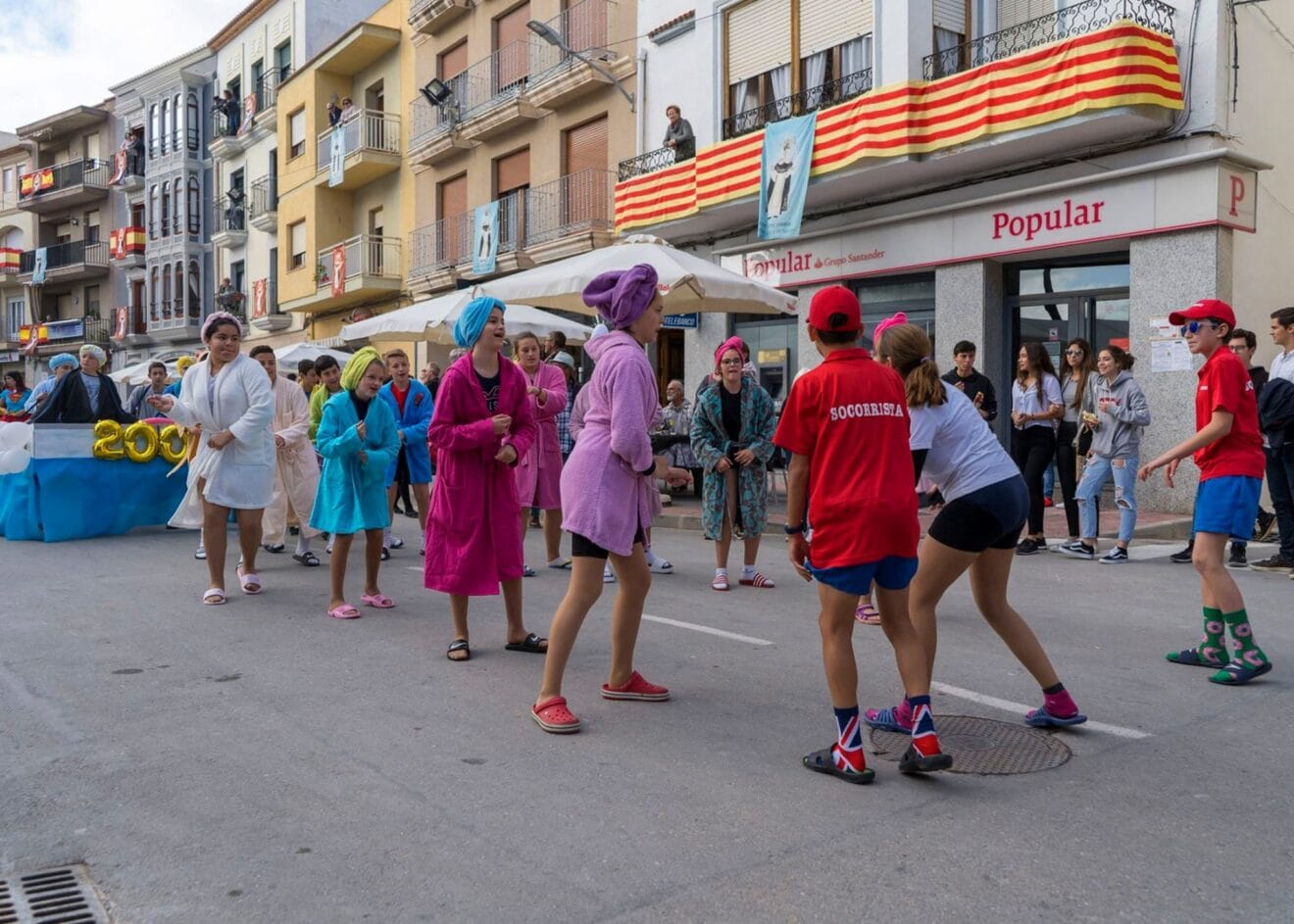 Comparsa de disfraces en Teulada