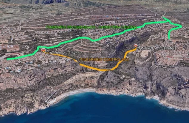 Imagen: Controles de acceso a la Cala del Moraig