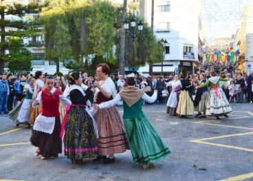 Danses el día de la ofrenda benissera