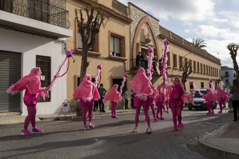 Disfraz grupal de flamenco en las fiestas teuladinas