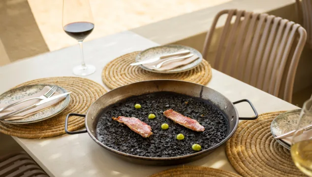 Escondida 6 el arroz negro sabor profundo y tradicion en cada bocado