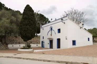 Ermita en el camí de la Font Santa