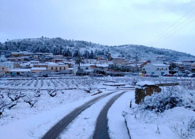 Imagen: Estampa invernal de Llíber nevado en 2017