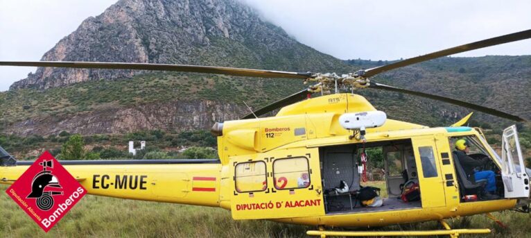 Rescue helicopter in the Serra de Segaria