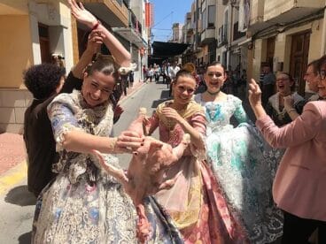 Festeras tras las carreras de gallos en 2018