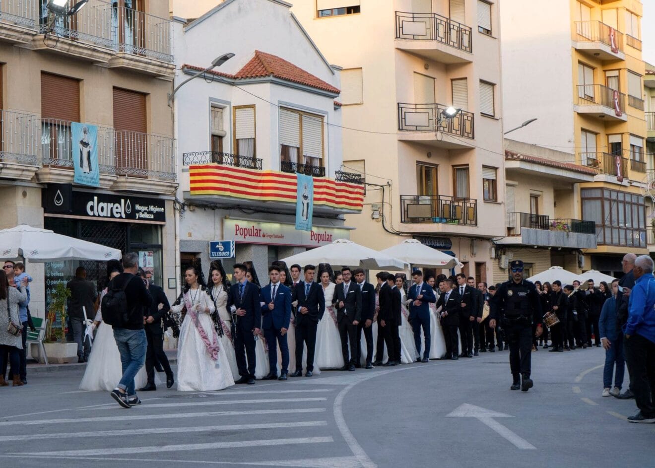Festeros en la Bajada de Sant Vicent