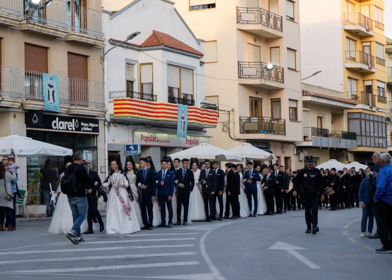 Festeros en la Bajada de Sant Vicent