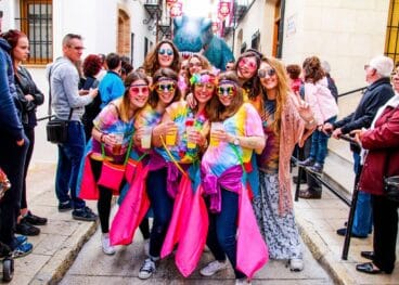 Grupo de amigas el día dels Fadrins