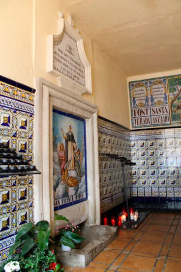 Interior de la sala de la Font Santa