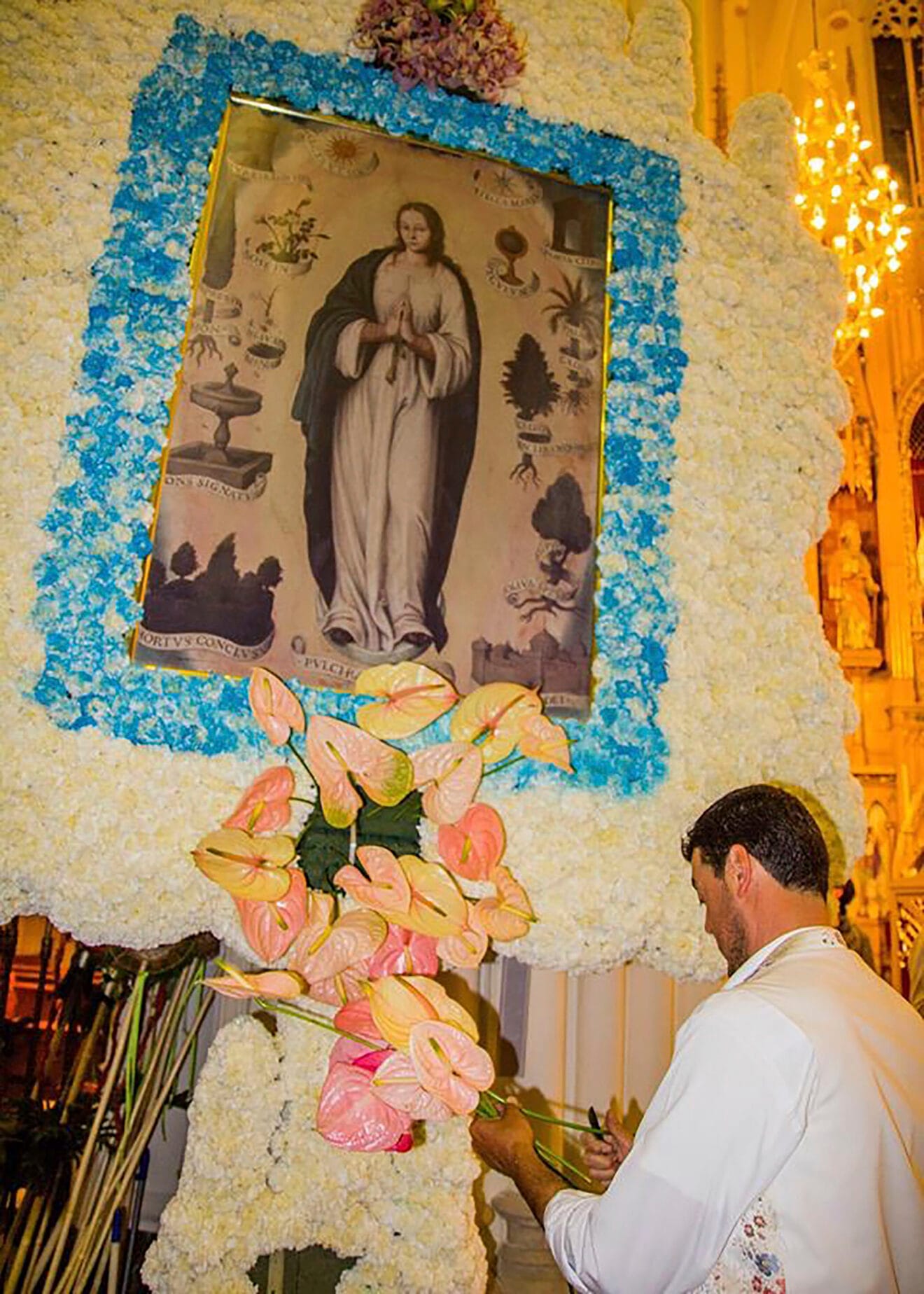Ofrenda a la virgen en Benissa
