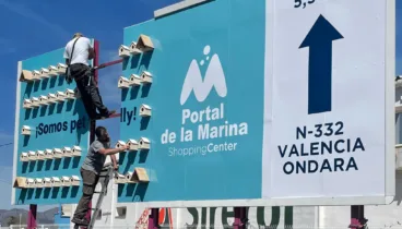 portal de la marina pone en sus vallas casas para pajaros