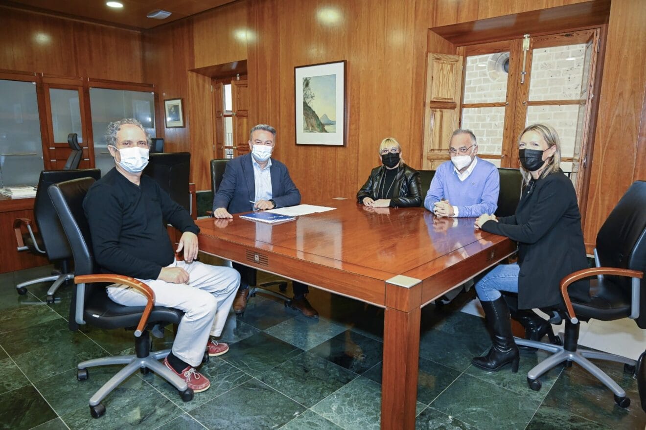 Reunión de los Rotary Clubs de la comarca con José Chulvi