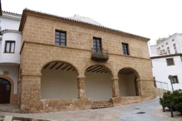 Sala de Jurats junto a la casa de Constança