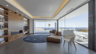 Salón con vistas – Urbimed Villas
