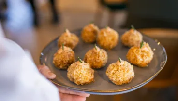 Selección de entradas y aperitivos para compartir en Escondida