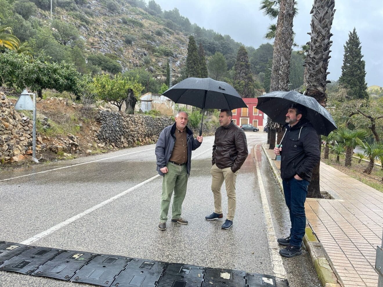 Visita a los municipios dañados