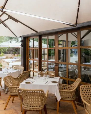 Ambiente tranquilo y sereno para comidas y cenas en la Marina Alta