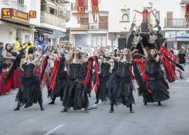 boato y espectaculo del desfile de gala