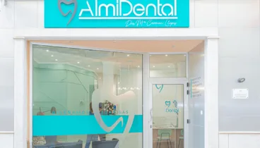 clinica almidental fachada
