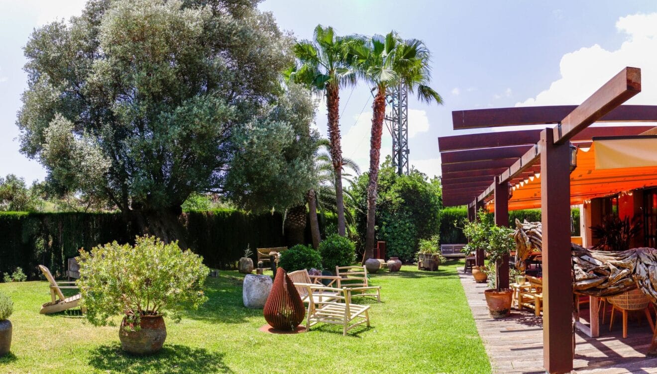 Disponen tanto de mobiliario interior como exterior