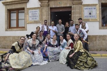 El alcalde de San Pancracio de 2022 junto a los festeros y festeras