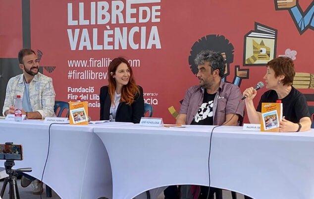 Imagen: Empar Ferrer, José Fonollosa, Víctor Bisquert y Nuria Sendra en la presentación