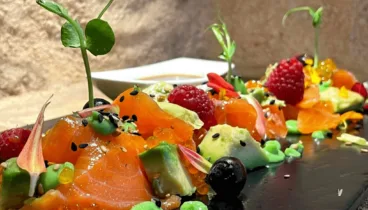 Entrantes fríos con salmón y frutas