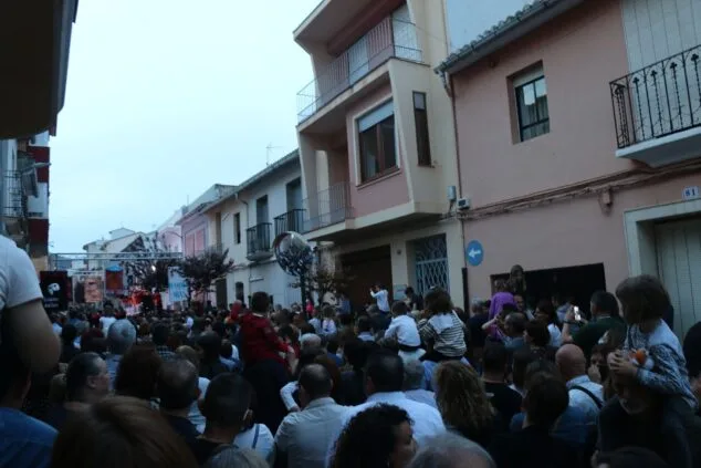 El Carnaval más famoso de la Marina volvió a tomar las calles para hacer vibrar a Pego de nuevo 42 festival darts esceniques pego 202201