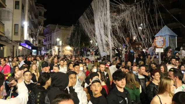 El Carnaval más famoso de la Marina volvió a tomar las calles para hacer vibrar a Pego de nuevo 15 festival darts esceniques pego 2022103