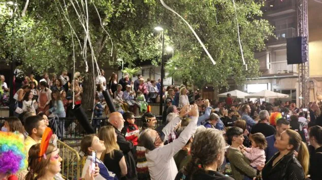 El Carnaval más famoso de la Marina volvió a tomar las calles para hacer vibrar a Pego de nuevo 16 festival darts esceniques pego 2022104