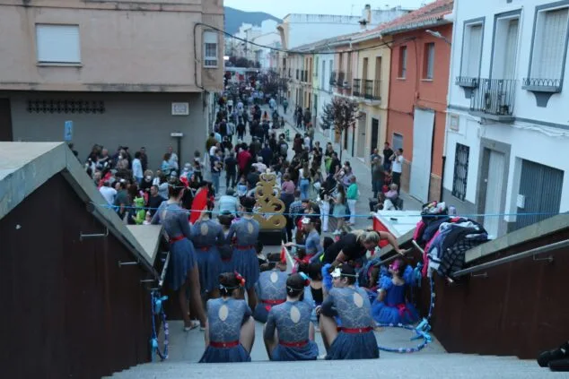 El Carnaval más famoso de la Marina volvió a tomar las calles para hacer vibrar a Pego de nuevo 37 festival darts esceniques pego 2022133