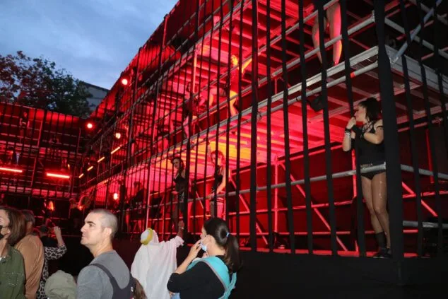 El Carnaval más famoso de la Marina volvió a tomar las calles para hacer vibrar a Pego de nuevo 47 festival darts esceniques pego 202214