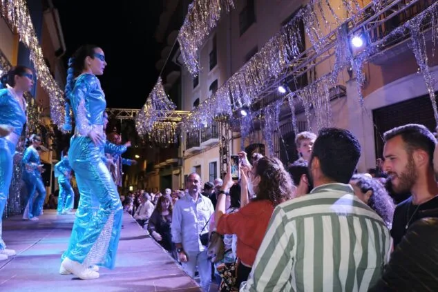 El Carnaval más famoso de la Marina volvió a tomar las calles para hacer vibrar a Pego de nuevo 67 festival darts esceniques pego 202256