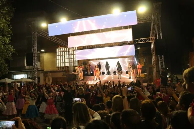 El Carnaval más famoso de la Marina volvió a tomar las calles para hacer vibrar a Pego de nuevo 82 festival darts esceniques pego 202285