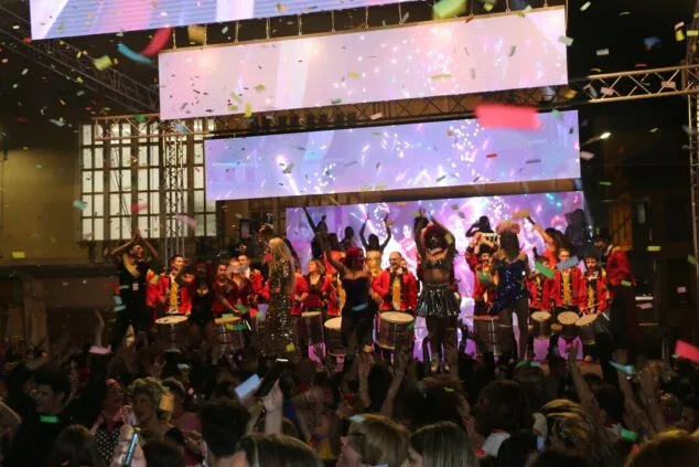 El Carnaval más famoso de la Marina volvió a tomar las calles para hacer vibrar a Pego de nuevo 9 festival darts esceniques pego 202296