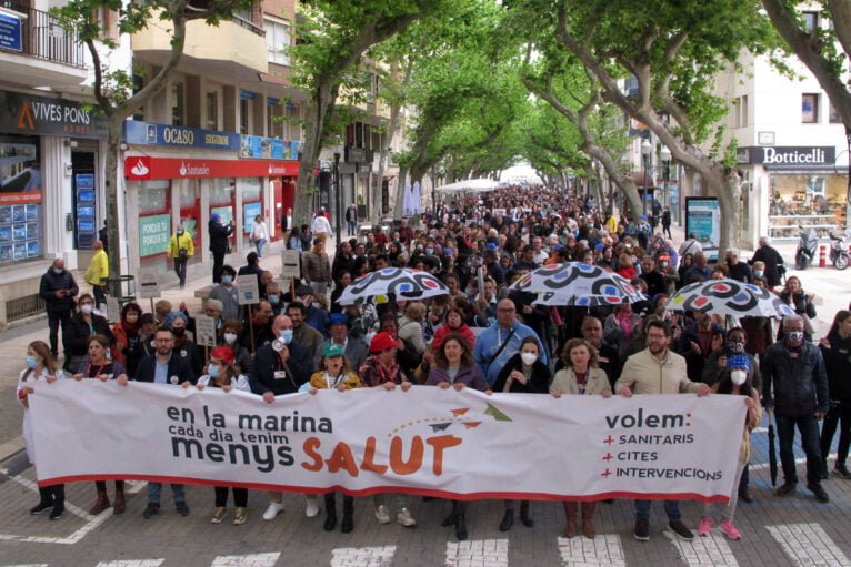 Manifestación por la sanidad comarcal en Dénia 15