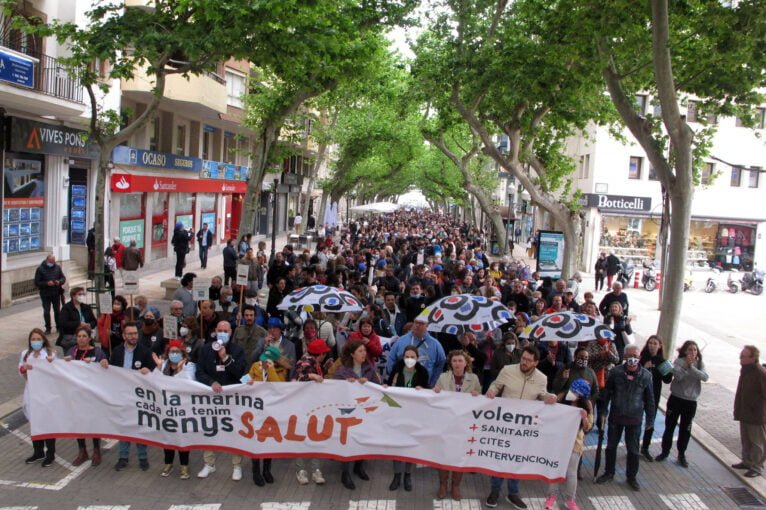 Manifestación por la sanidad comarcal en Dénia 16