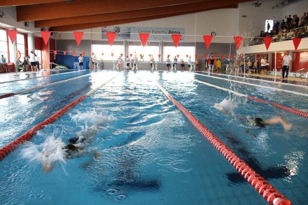 natacion en centro deportivo denia