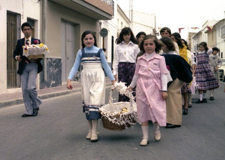 Pasacalle de panes el día de la Rosa en 1978