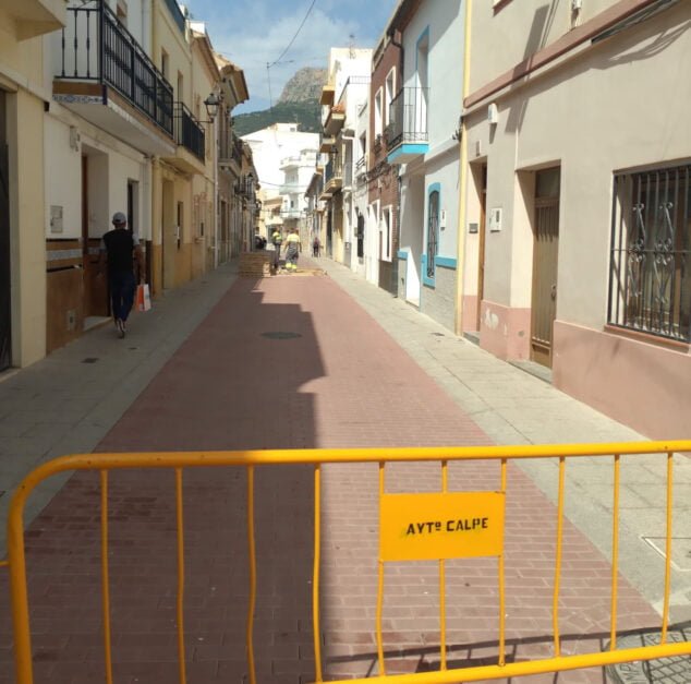 Imagen: Pavimento a sustituir de la calle De Fora de Calp
