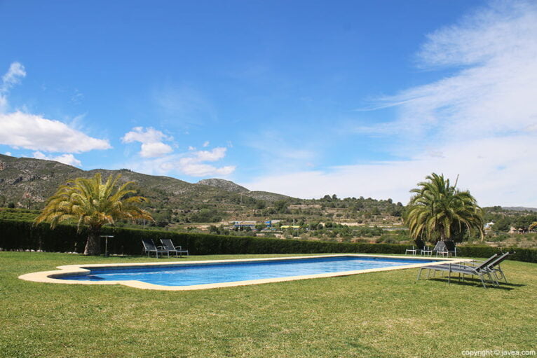 Piscina del restaurante Vall de Cavall