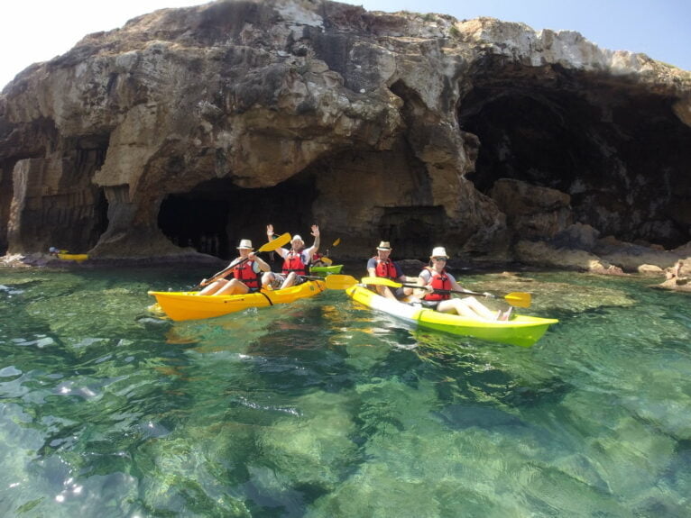 Practicar kayak de mar Dénia - Aventura Pata Negra