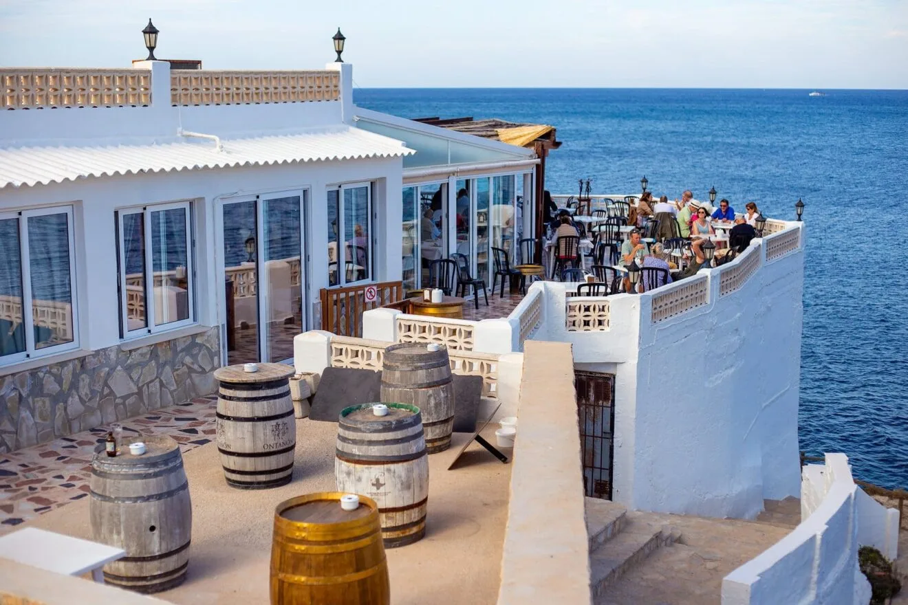 Restaurante Mena junto al mar