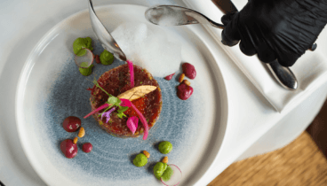 Tartar preparado minuciosamente con productos de calidad