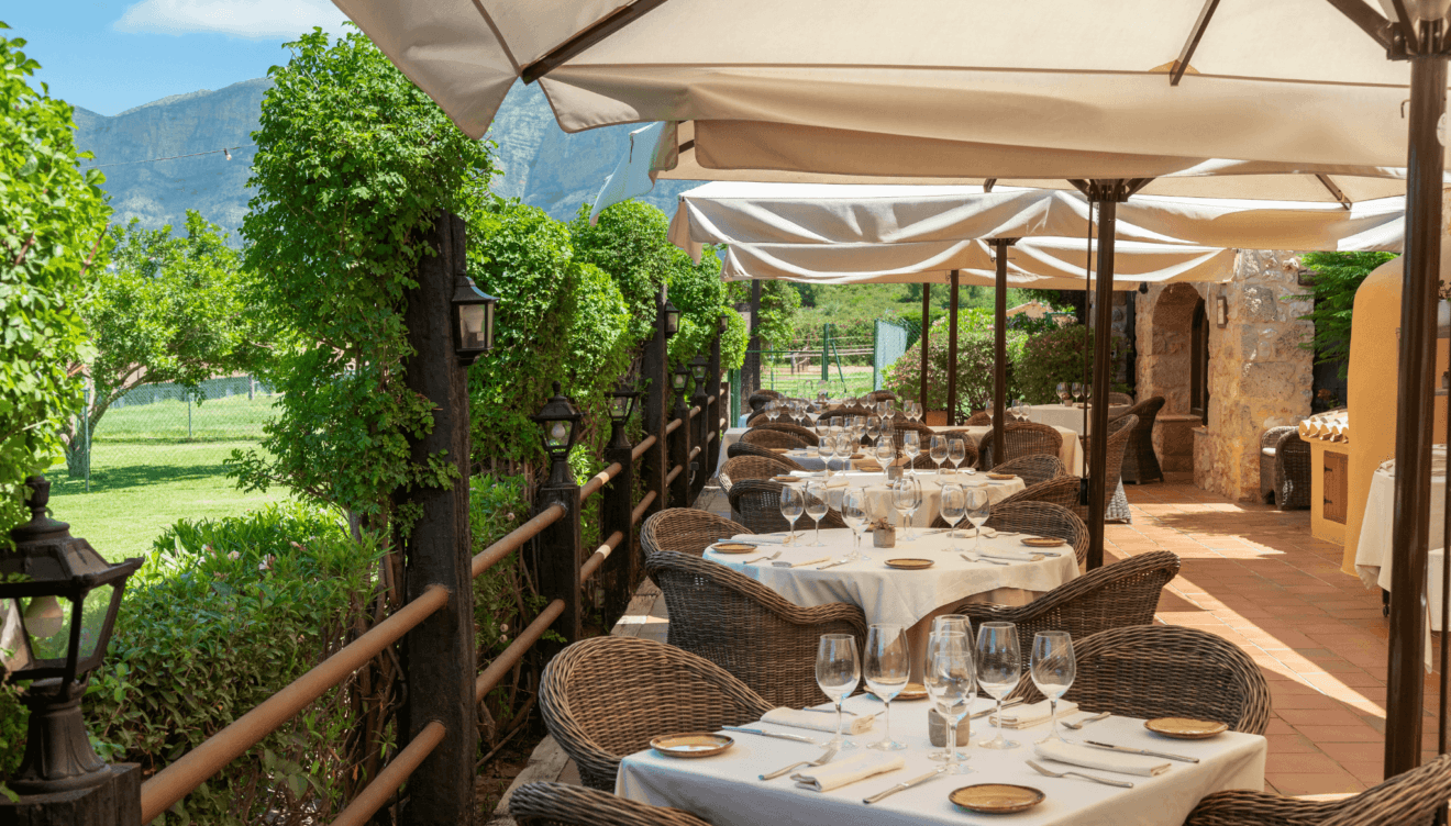 Terraza al aire libre entre naturaleza en Vall de Cavall