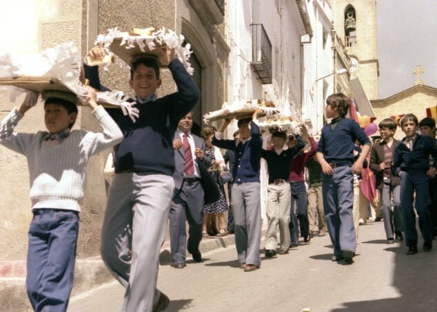 tradicional procesion de panes de la rosa en el 78