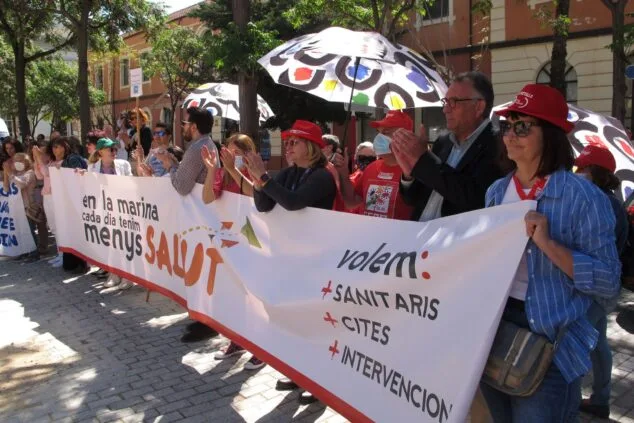 ultima manifestacion de marina salud en denia 43