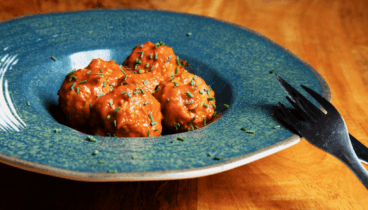 Albóndigas de berenjena en salsa de tomate que triunfan allá donde van