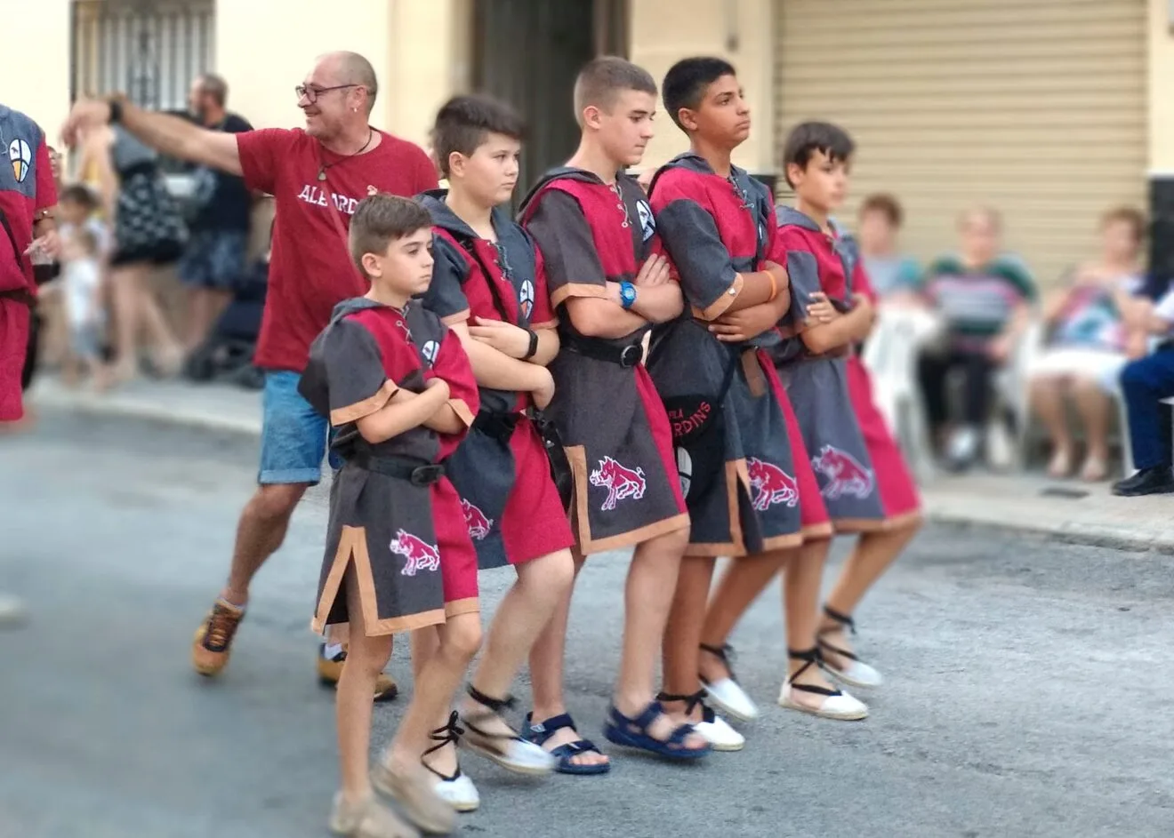 Desfile de niños del bando cristiano en Pego