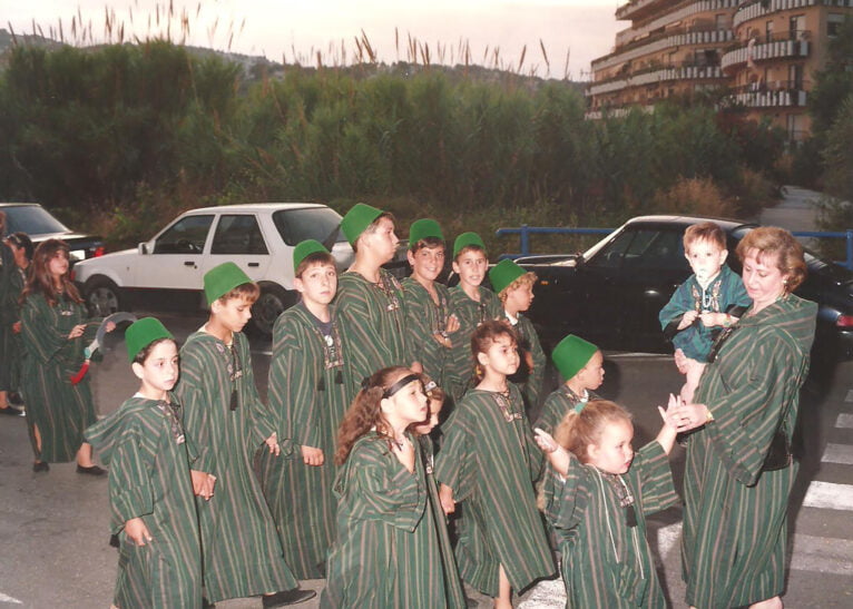 Desfile de niños en Moraira en la década de los 1990 - Antonio Ivars Vallés